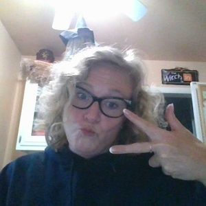 Meet your Posher, Leslie